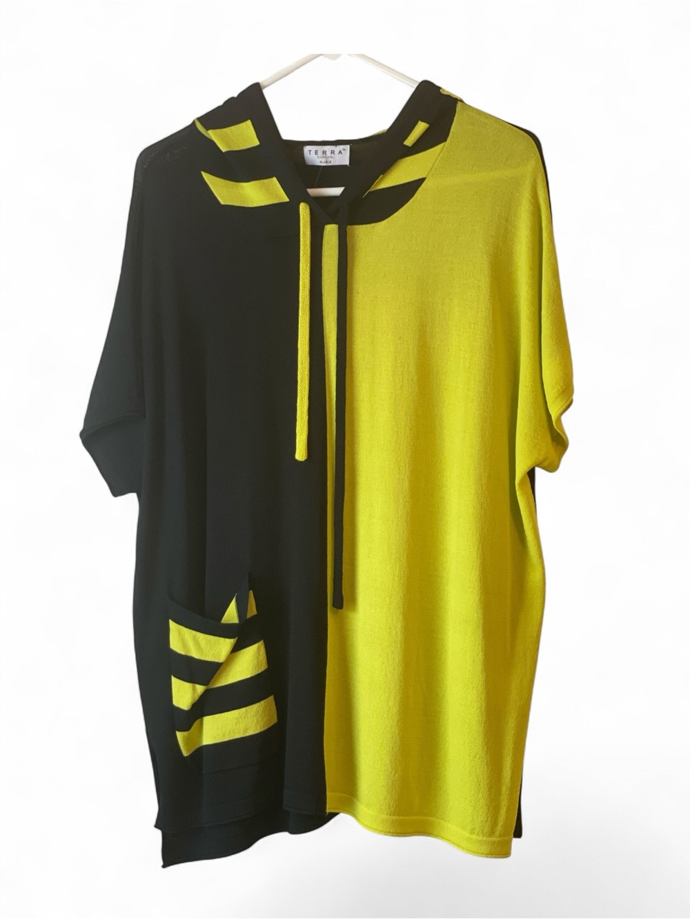Terra Sj Apparel Hooded Top – XL – NWT
Black and Lime Green